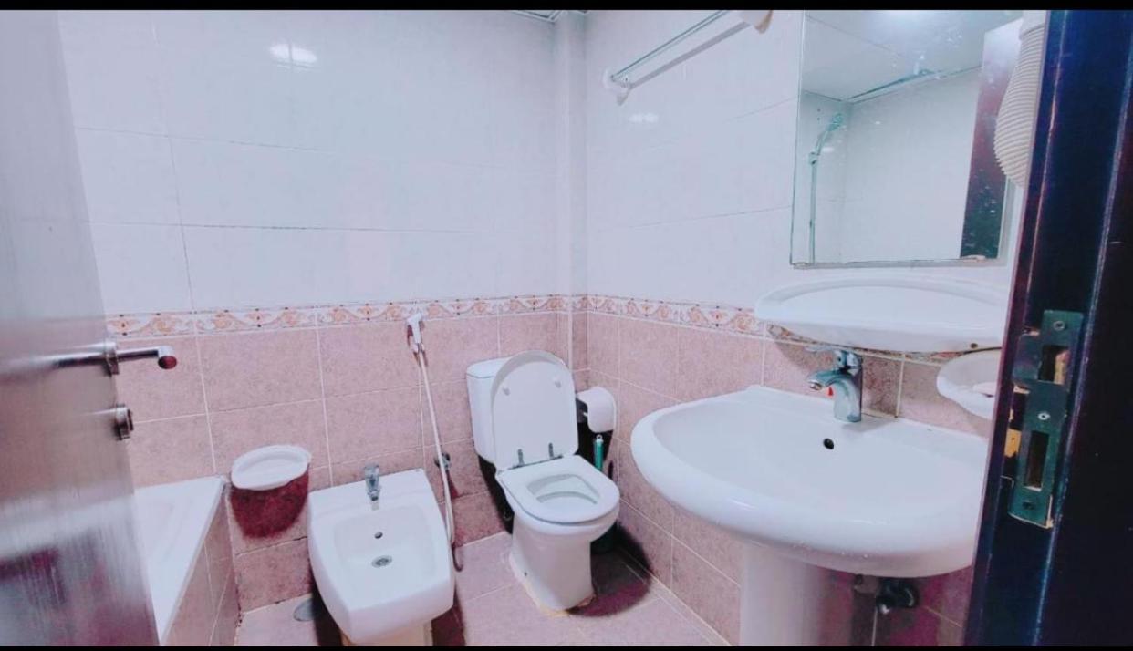 דובאי Dxb Hostel Near Adcb Metro Station מראה חיצוני תמונה